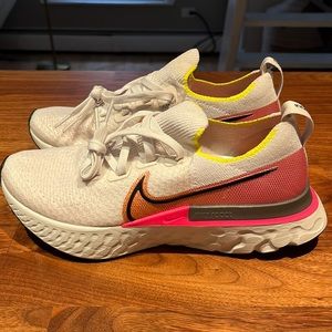 Women’s NIKE Infinity React